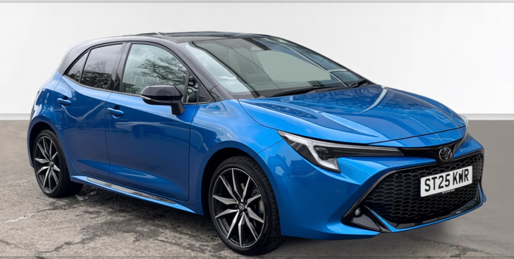 Car rendered in Gulf Blue gloss paint